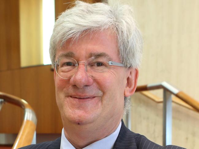 Saul Eslake - Economist and commentator, formerly Chief Economist for Bank of America Merrill Lynch Australia, National Mutual Funds Management and the Australia & New Zealand Banking Group (ANZ), speaking at the QLD Jobs Summit, Parliament House - Photo Steve Pohlner