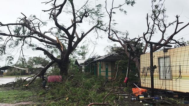 Sydney, Brisbane weather: Rain and monster waves expected as storms hit ...