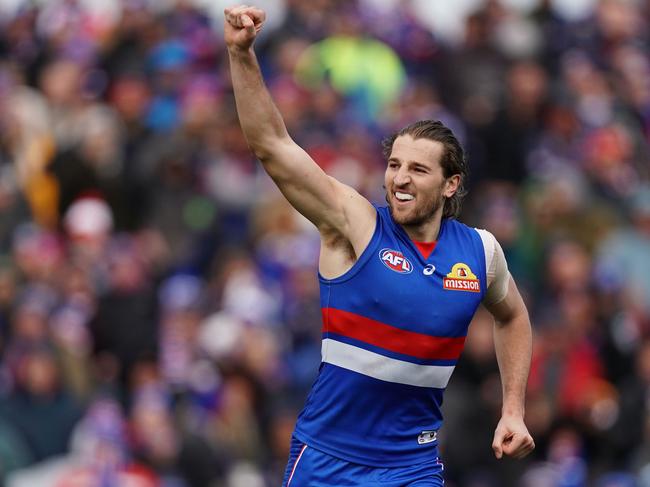 Marcus Bontempelli of the Bulldogs is the perfect pick for the start of the second round of a SuperCoach AFL 12-player Draft