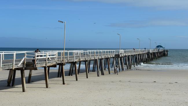 A plan to set up 100 sun lounges on Henley Beach this summer is causing tension between traders, while a residents’ group says it will create an “elite area” that will drive some families away.