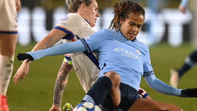 Mary Fowler hurt her knee playing for Manchester City (Photo by Oli SCARFF / AFP)