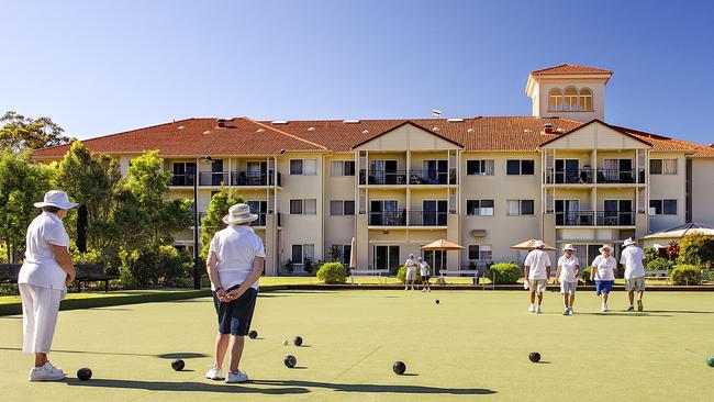 Aveo retirement village residents playing bowls.