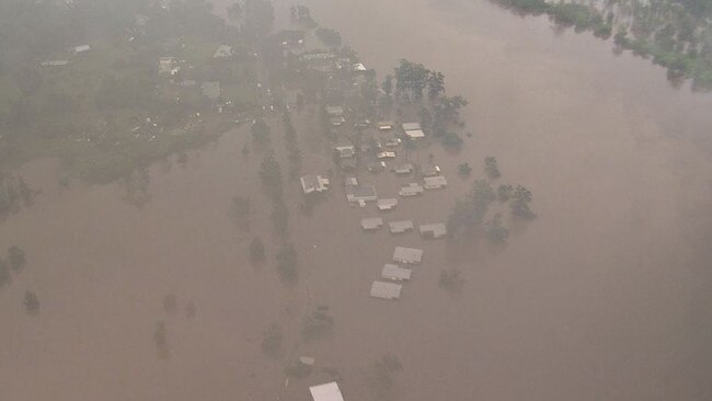 Helicopter vision of flooding on the Colo River, Picture: 9 News