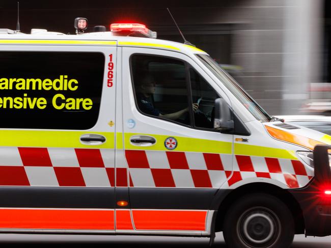 SYDNEY, AUSTRALIA. NewsWire Photos. APRIL 26, 2025:, Generic of NSW Police and Ambulance Service.  First responders in Kings Cross.  Picture: NewsWire/ Tim Pascoe