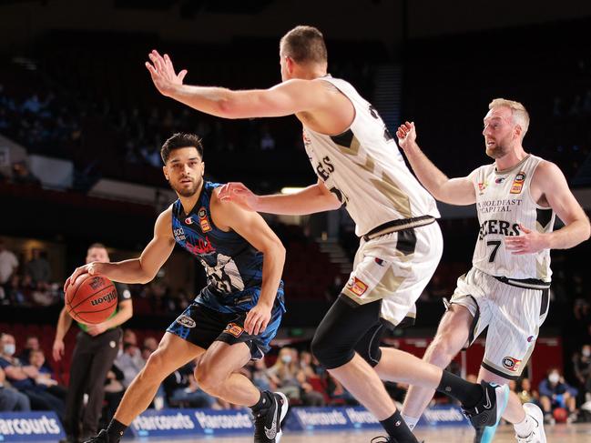 Melbourne United secured the minor premiership in their penultimate game of the regular season. (Photo by Daniel Kalisz/Getty Images)