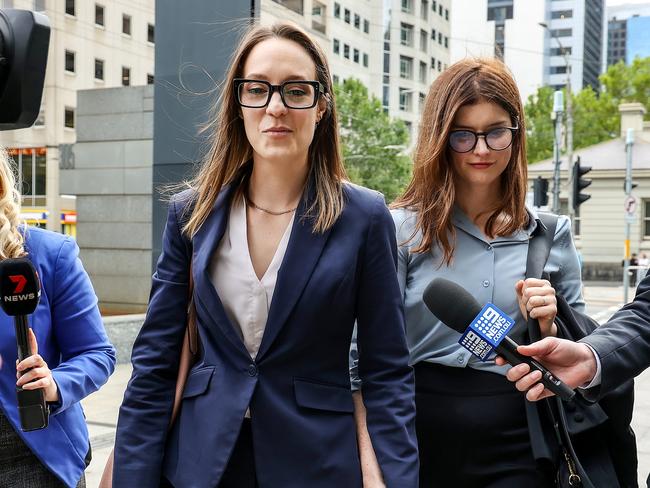 Federal Court. Sally Rugg heads into court ahead of the continuing case of unfair work hours against her former employer federal MP Monique Ryan. Picture: NCA NewsWire / Ian Currie