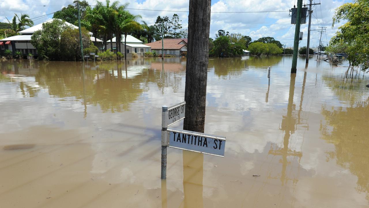 FLOOD LEVELS: The intersection of George and Tantitha Streets during the 2013 floods in Bundaberg. Photo: Mike Knott / NewsMail