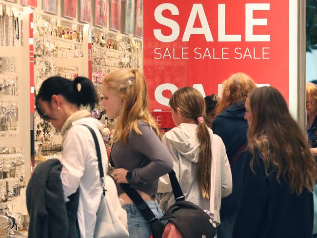 MELBOURNE, AUSTRALIA - NewsWire Photos, JANUARY 19. 2024. Generic economic images in Melbourne. Bourke street mall. Picture: NCA NewsWire / David Crosling