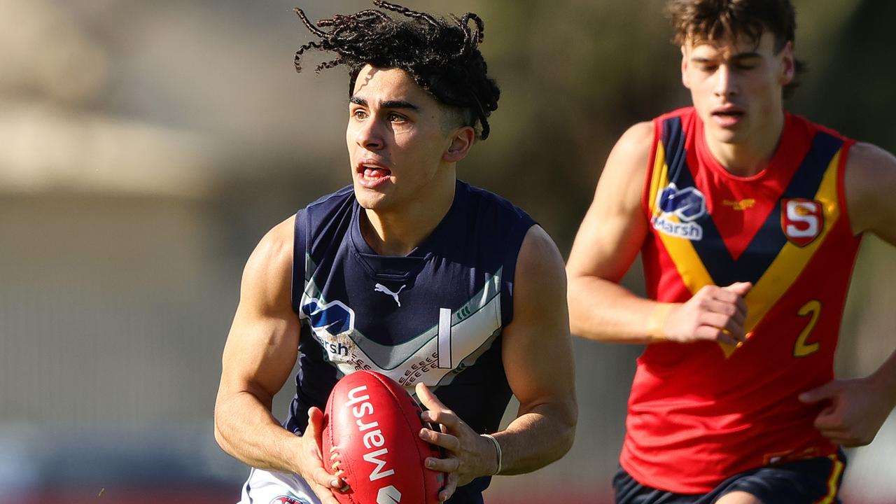 <!DOCTYPE html PUBLIC "-//W3C//DTD HTML 4.0 Transitional//EN" "http://www.w3.org/TR/REC-html40/loose.dtd"><html><body><p>The Bombers selected Isaac Kako. (Photo by Sarah Reed/AFL Photos via Getty Images)</p></body></html>