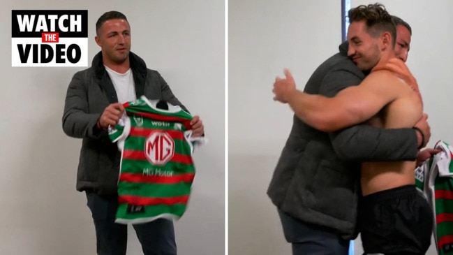 Sam Burgess presents Cameron Muray with his jersey