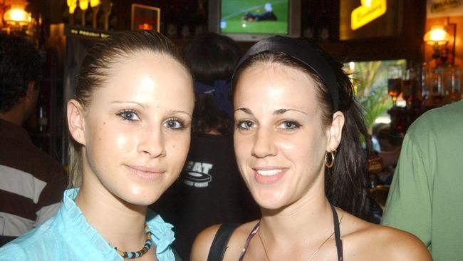 TCP TIMEOUT 12/1/2007 - Candice and Lexie at Shenanigans Keywords / Pubs / Clubs / Timeout / People