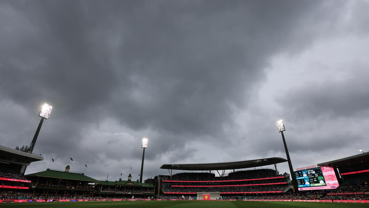 SYDNEY, AUSTRALIA - JANUARY 04: Dark clouds drift over the ground during day two of the Men's Third Test Match in the series between Australia and Pakistan at Sydney Cricket Ground on January 04, 2024 in Sydney, Australia. (Photo by Mark Evans/Getty Images)
