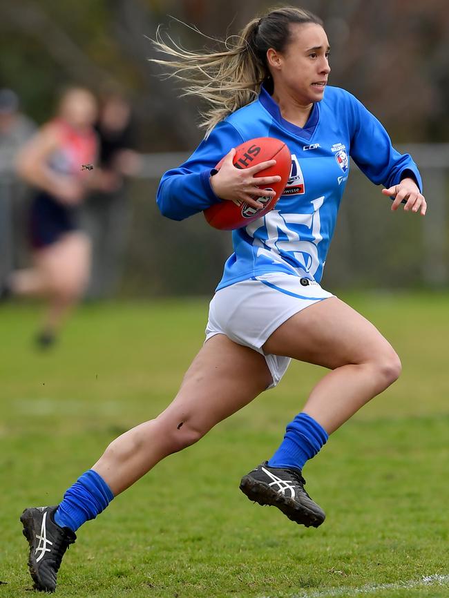 Aliesha Newman in full flight for the Western Spurs. Picture: Andy Brownbill