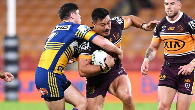 Broncos captain Alex Glenn was forced to leave the field with a nasty knee cut.