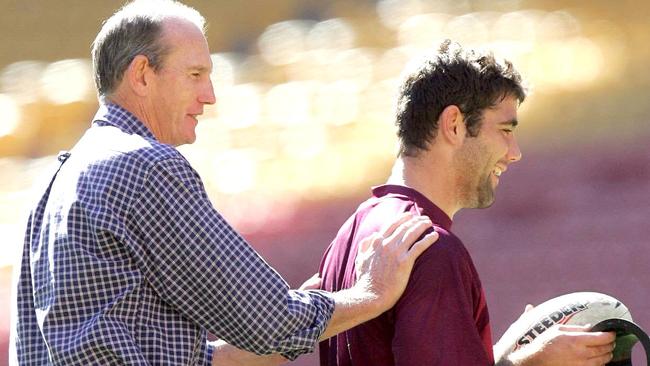 Bennett with Cam Smith ahead of his Origin debut in 2004. (Glenn Barnes)