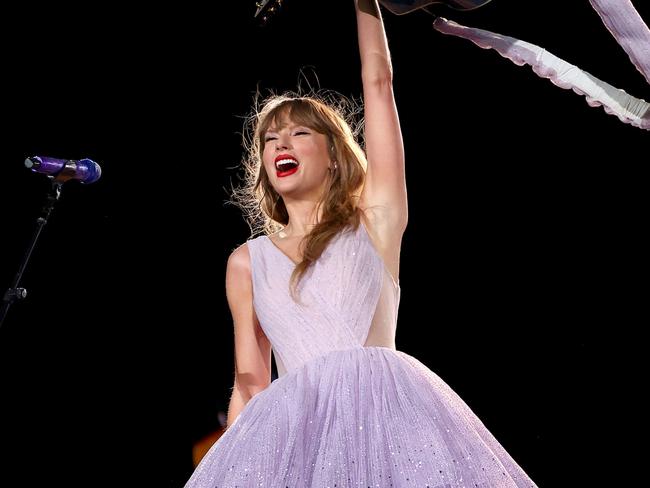 MELBOURNE, AUSTRALIA - FEBRUARY 16: EDITORIAL USE ONLY. NO BOOK COVERS Taylor Swift performs at Melbourne Cricket Ground on February 16, 2024 in Melbourne, Australia. (Photo by Graham Denholm/TAS24/Getty Images for TAS Rights Management)