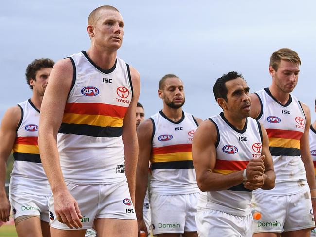 ALICE SPRINGS, AUSTRALIA - MAY 27:  The Crows look dejected after losing the round 10 AFL match between the Melbourne Demons and the Adelaide Crows at Traeger Park on May 27, 2018 in Alice Springs, Australia.  (Photo by Quinn Rooney/Getty Images)