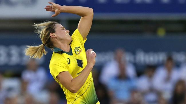 Ellyse Perry bowls for Australia during the Women's IT20 match in England in July. Photo by Henry Browne/Getty Images)