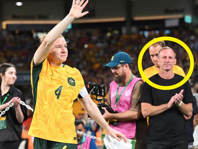 Clare Polkinghorne of Australia enters the field with a Guard of Honour. Photo by Bradley Kanaris/Getty Images.