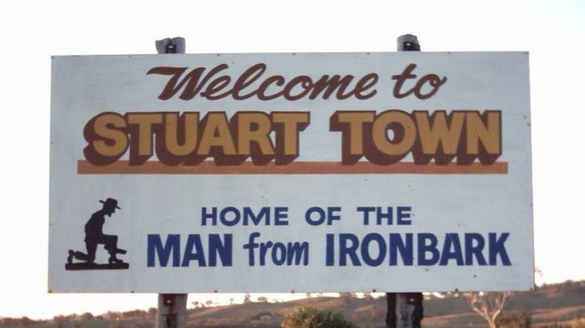 An ironbark Wiradjuri sign, used to pay respect to First Nations people, has been stolen from a regional town in the central west.