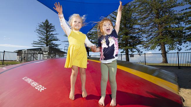 Besties 3 year old Piper Langbridge and 4 year old Sienna Beamish enjoy the playground in Scarborough. Picture: Renae Droop