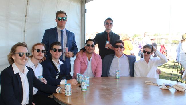 POP-UP POLO BUNDABERG 2021: Group of friends enjoying their day at the polo.