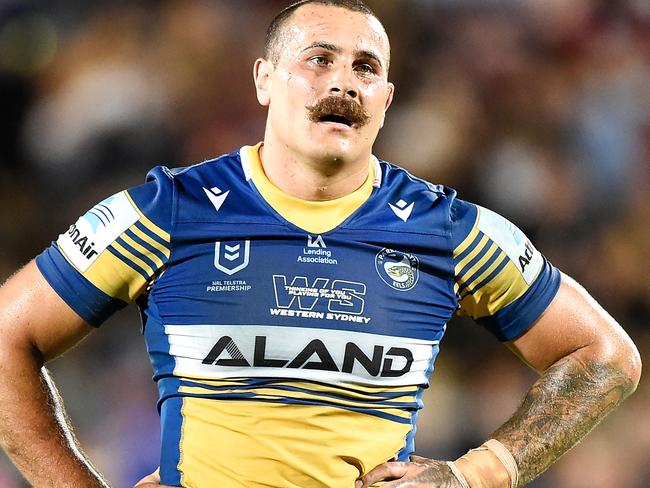 MACKAY, AUSTRALIA - SEPTEMBER 18: Reagan Campbell-Gillard of the Eels looks dejected after defeat during the NRL Semifinal match between the Penrith Panthers and the Parramatta Eels at BB Print Stadium on September 18, 2021 in Mackay, Australia. (Photo by Matt Roberts/Getty Images)