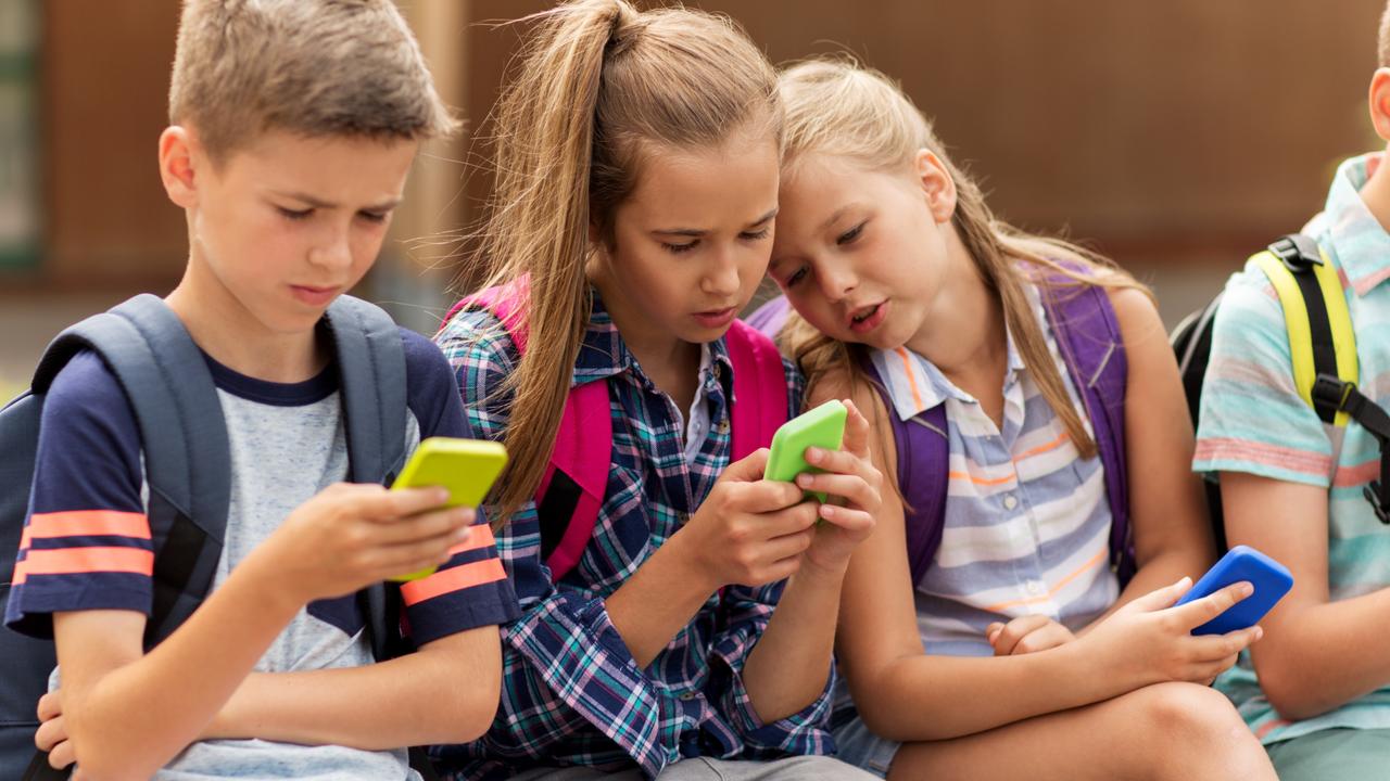 Mobile Phone Bans In Schools Is The Ultimate Parental Hypocrisy | The ...