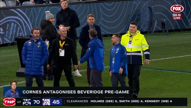 Kane Cornes and Luke Beveridge went at it.