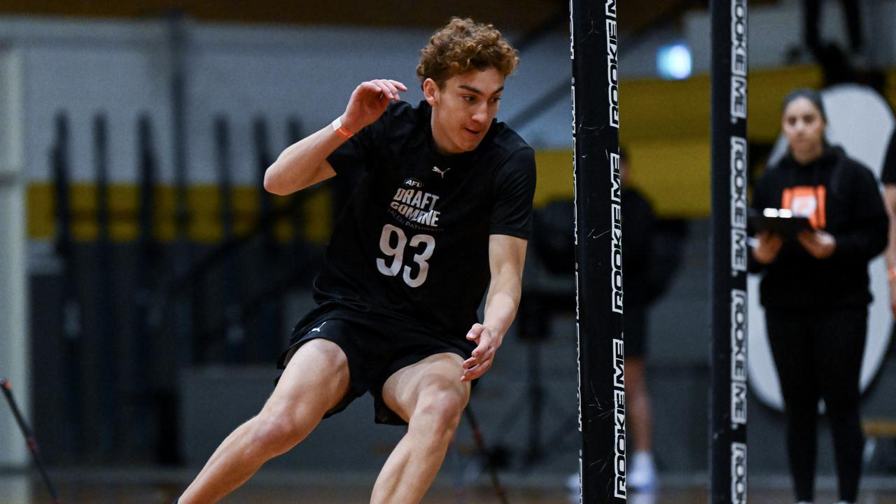 ADELAIDE, AUSTRALIA - OCTOBER 14: Logan Evans from Norwood ,SA competes in the AFL agility test during the 2023 AFL AFLW Draft Combine at Nazereth College on October 14, 2023 in Adelaide, Australia. (Photo by Mark Brake/AFL Photos/Getty Images)