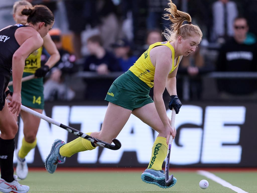 No one’s catching Amy Lawton when she hits top speed on the hockey pitch. Picture: Simon Watts/bwmedia