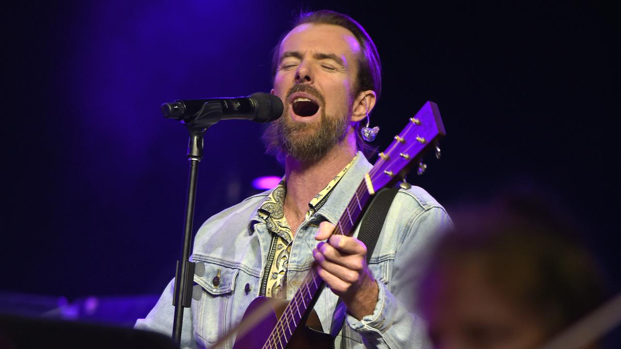 ptáci z Tokia vystoupili s Melbournským symfonickým orchestrem v Myer Music Bowl již v lednu. Foto Martin Philbey / Getty Images