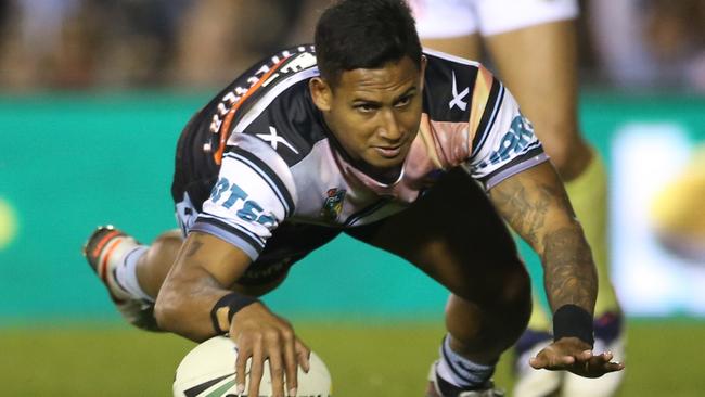 Ben Barba of the Sharks scores a try.