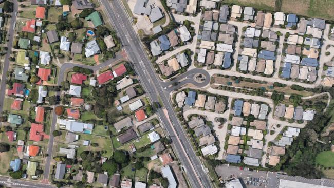 Carina in Perth. On the left, an older suburb, with large gardens. On the right a newer suburb with barely a skerrick of green backyard. Picture: Google.