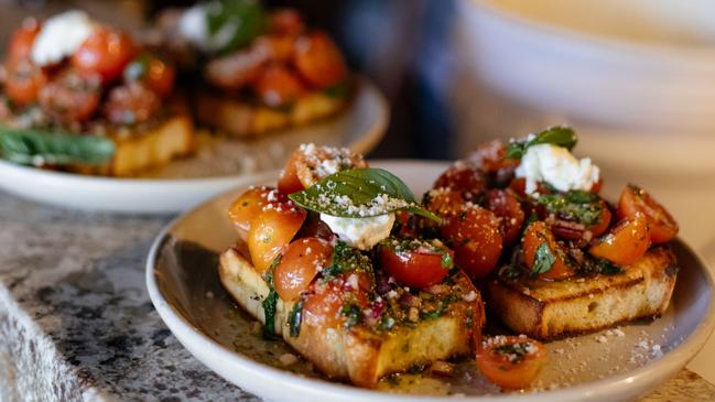 Gemelli Italian in Broadbeach - pomodoro bruschetta.