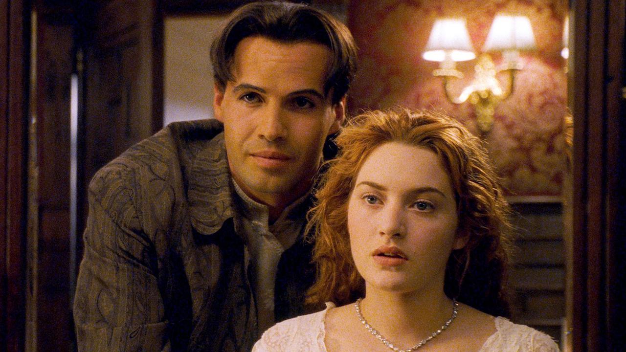 Billy Zane and Kate Winslet in Titanic.