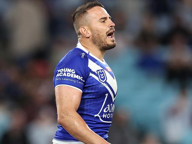 SYDNEY, AUSTRALIA - APRIL 02: Josh Reynolds of the Bulldogs talks to team mates during the round five NRL match between Canterbury Bulldogs and North Queensland Cowboys at Accor Stadium on April 02, 2023 in Sydney, Australia. (Photo by Cameron Spencer/Getty Images)