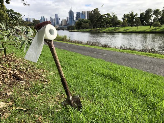 Yarra River camping: The Andrews government is opening up 17,000kms of crown land water frintage in farmers' back yards to free public camping, but shown no interest in doing the same along Melbourne's Yarra River.