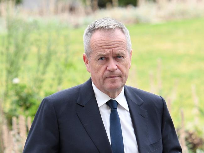 MELBOURNE, AUSTRALIA - FEBRUARY 04: Leader of the Opposition, Bill Shorten arrives during the State Commemoration for the 10 year anniversary of the 2009 Victorian bushfires on February 04, 2019 in Melbourne, Australia. The Commemoration marks 10 years since the devastating 2009 Victorian bushfires and remembers the 173 people who lost their lives, those impacted across the state and beyond, and acknowledges those who contributed to the response. (Photo by Vince Caligiuri/Getty Images)