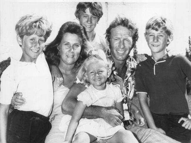 Just regular people ... Paul Hogan with first wife Noelene and their kids.