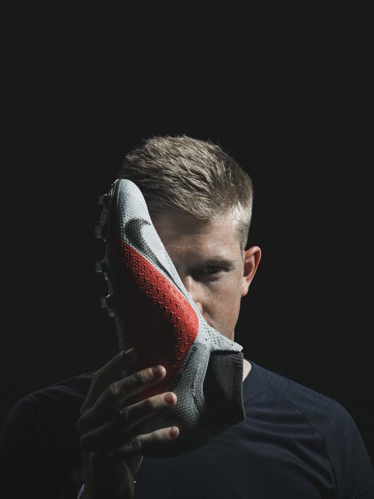 Nike PhantomVSN technology Philippe Coutinho Kevin De Bruyne