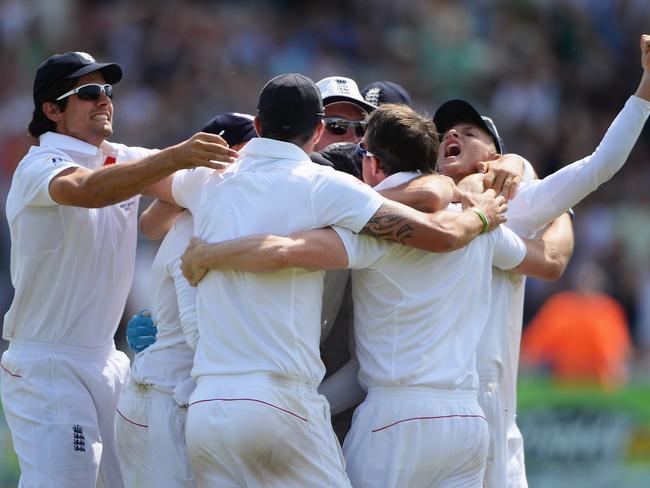 The Poms celebrate their victory at Trent Bridge in 2013.