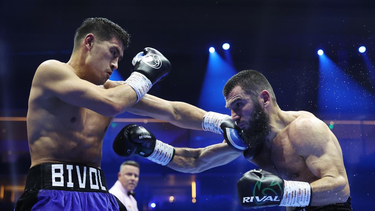 Beterbiev had his hand raised. (Photo by Richard Pelham/Getty Images)