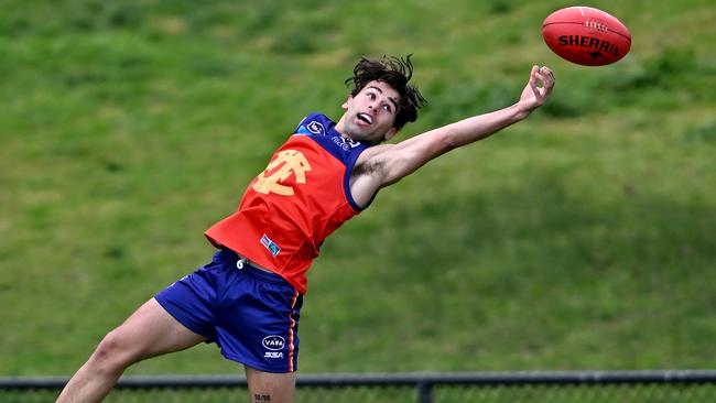 VAFA: Fitzroy’s Pasquale Curcio can’t reel the mark in. Picture: Andy Brownbill