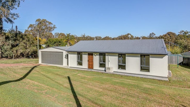 36-38 Evergreen Dr, South Maclean – a 1.29ha property with four bedrooms, one bathroom and parking for six vehicles – is up for rent at $650 a week, available June 27. Source: Realestate.com.au