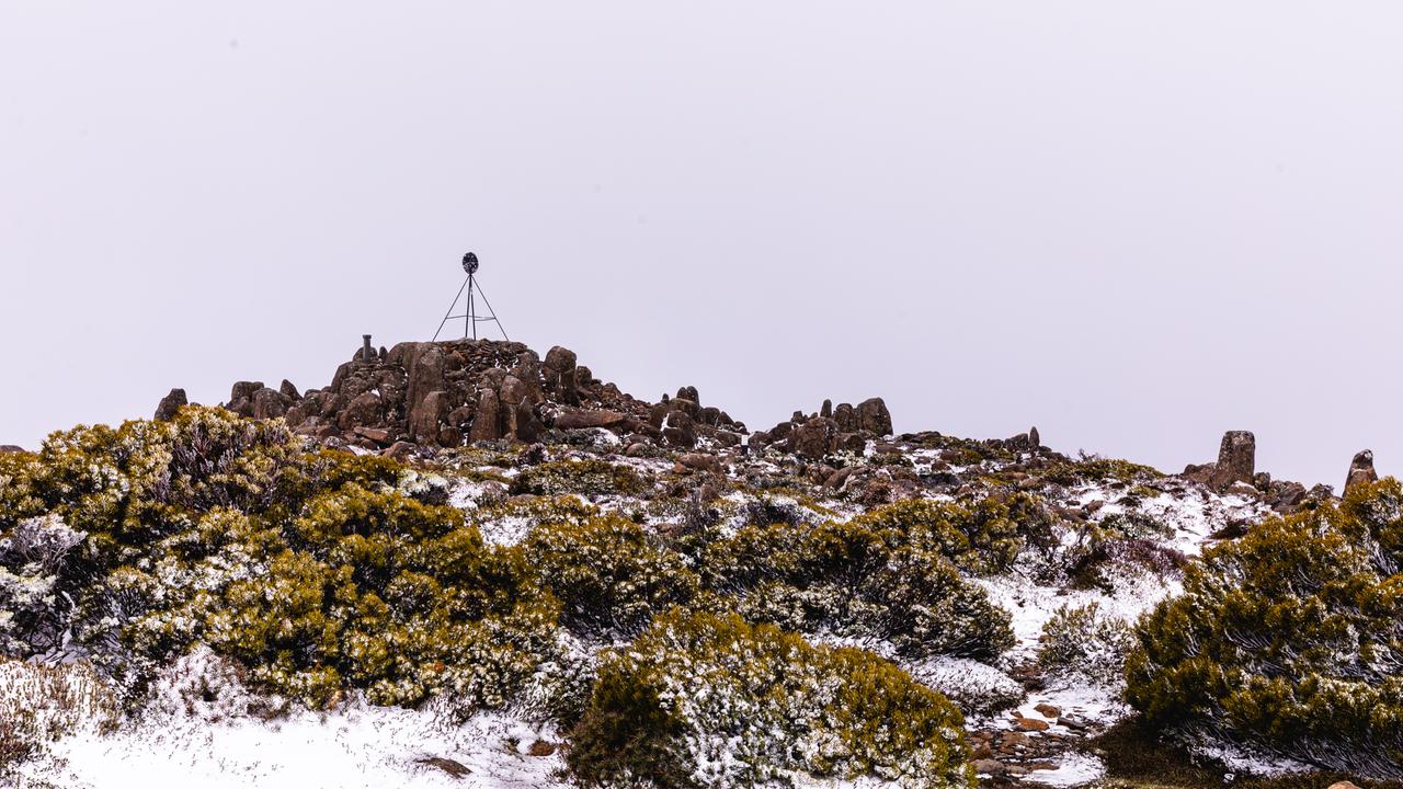 The number of vehicles travelling up kunanyi/Mount Wellington has increased significantly over the past decade, a new report has revealed. Picture: Linda Higginson