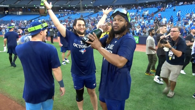 Blue Jays celebrate opening night and weekend at Rogers Centre