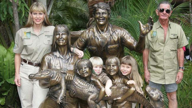 Bindi Irwin, Robert Irwin and Terri Irwin and Bob Irwin with a tribute to Steve Irwin at Australia Zoo.