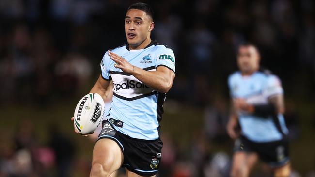 Valentine Holmes scored two tries for the Sharks to continue his superb form.