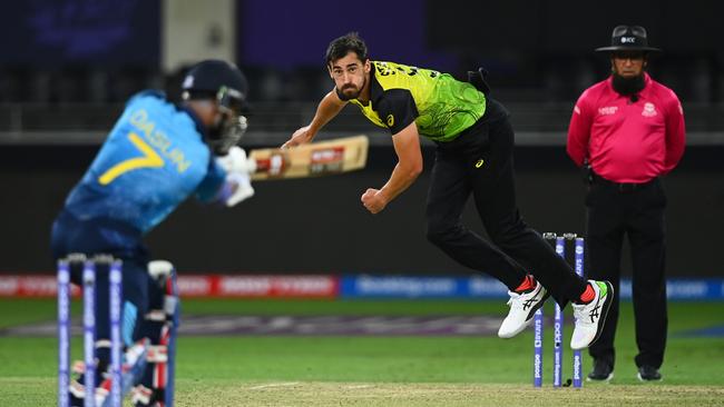 Mitchell Starc was back to his menacing best. Picture: Alex Davidson/Getty Images